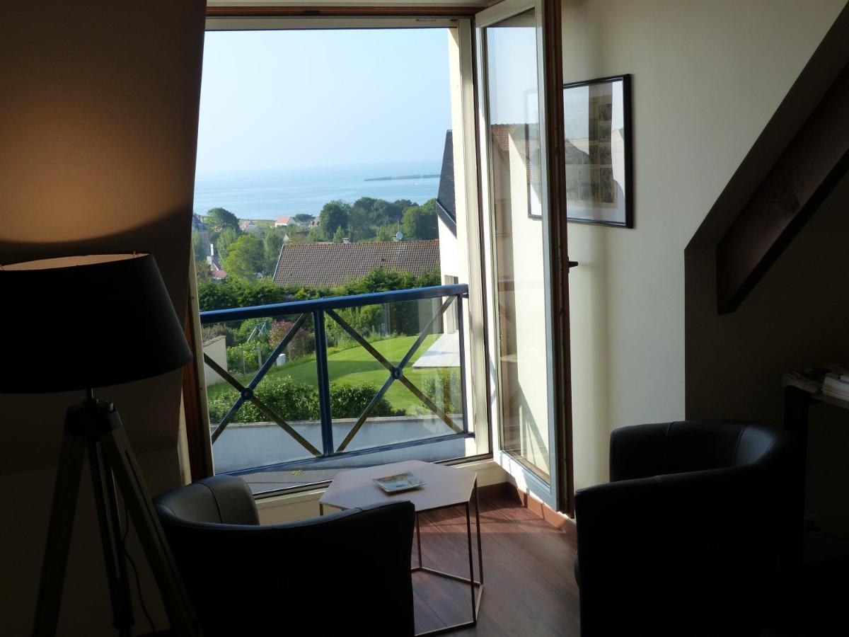 Le Ruban Bleu Face A La Mer Arromanches-les-Bains Extérieur photo
